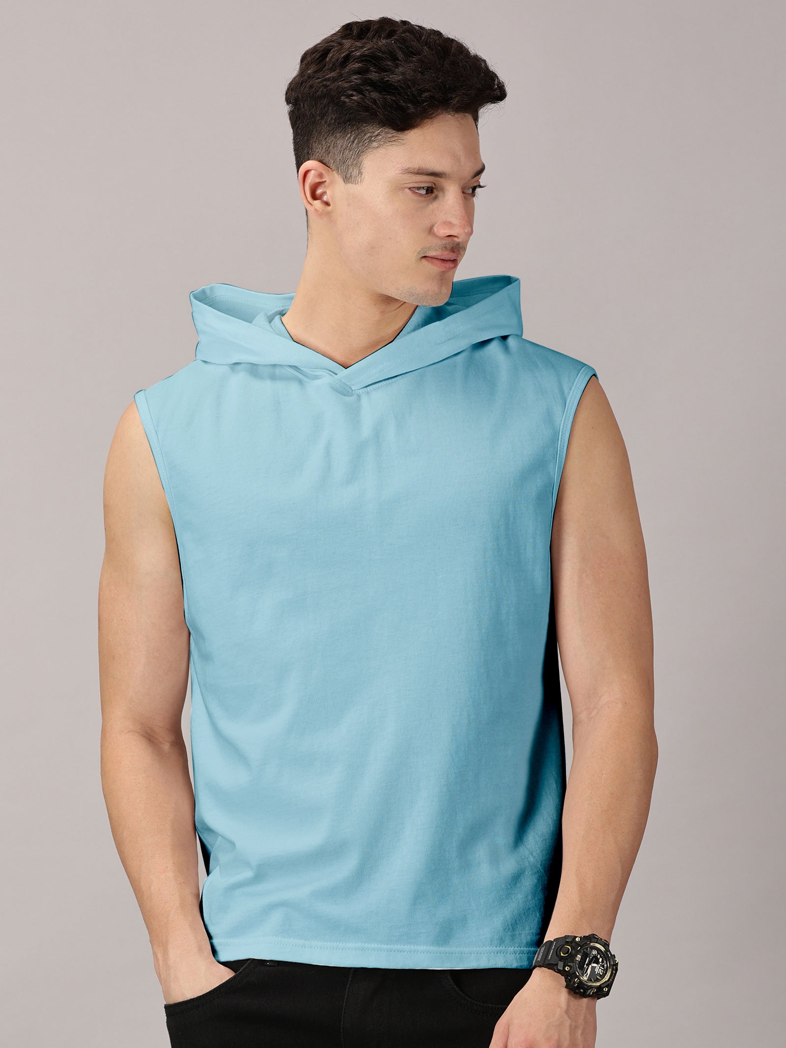 T-Shirt : Strive Hooded vest