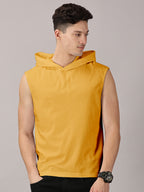 T-Shirt : Strive Hooded vest
