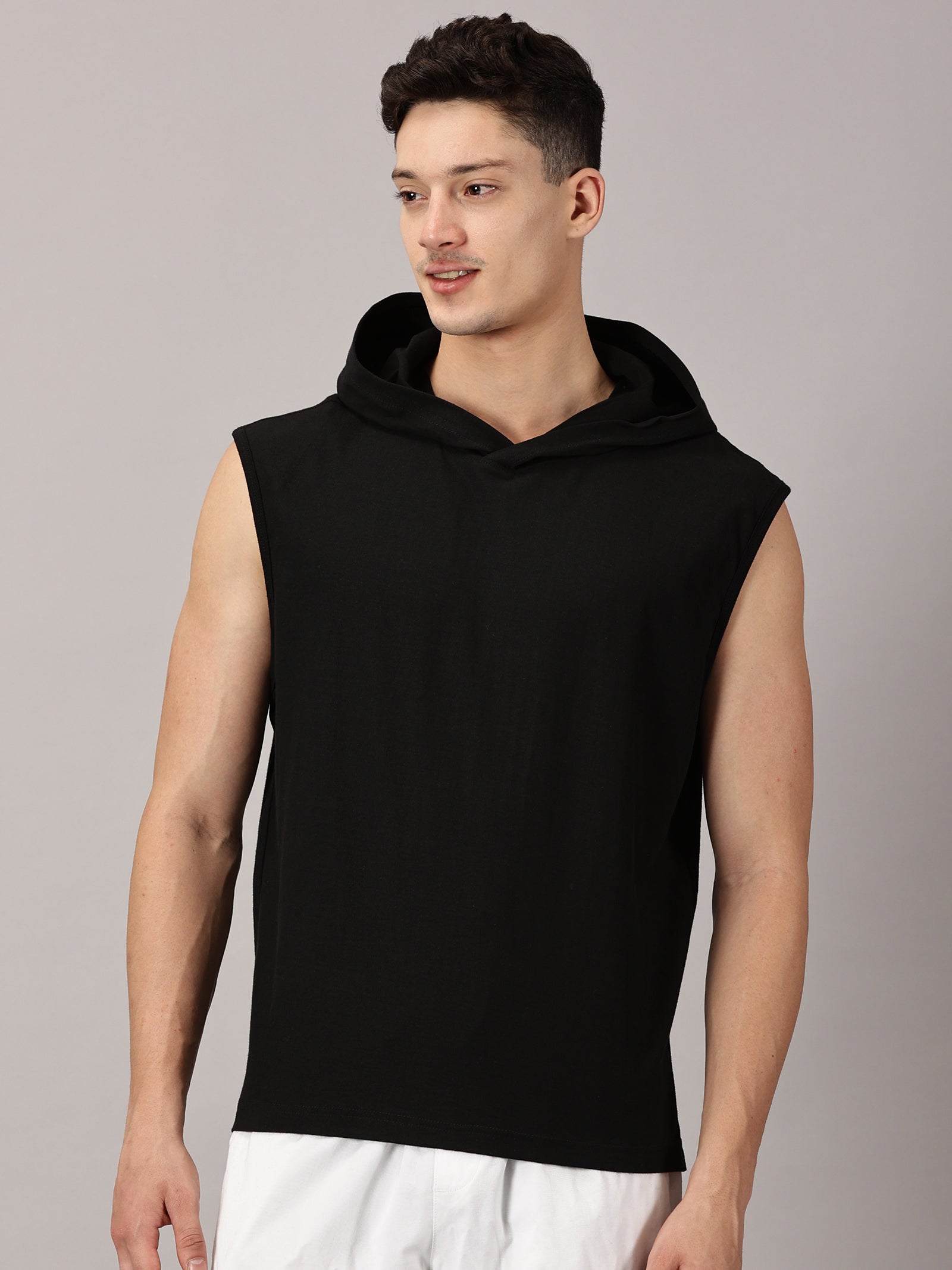 T-Shirt : Strive Hooded vest
