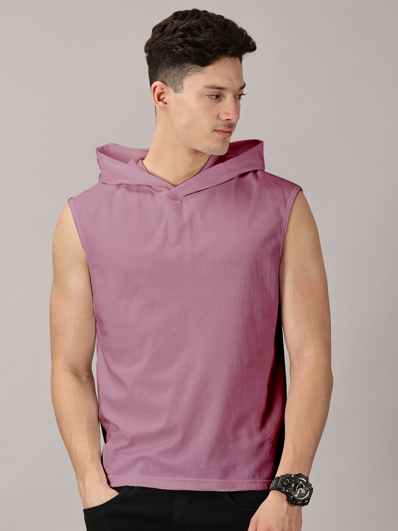 T-Shirt : Strive Hooded vest