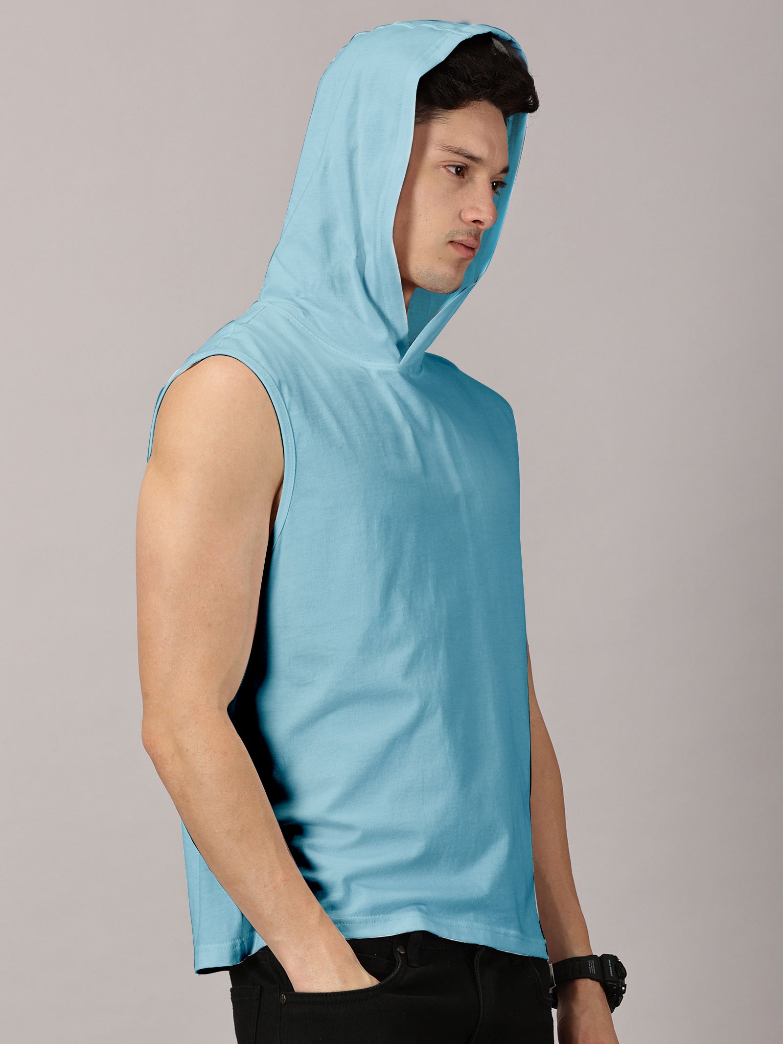 T-Shirt : Strive Hooded vest