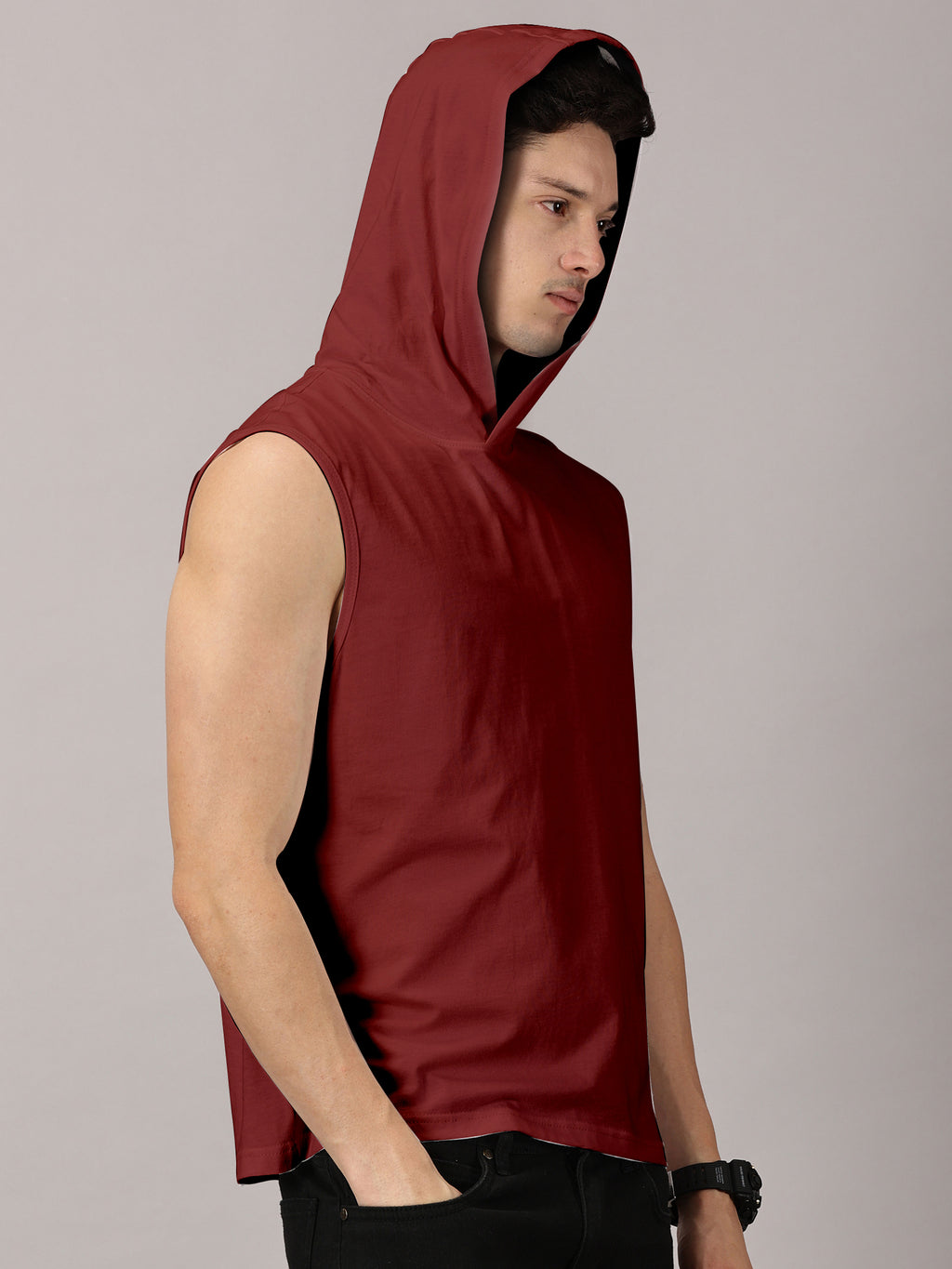 T-Shirt : Strive Hooded vest