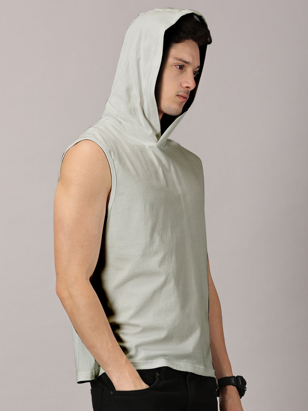 T-Shirt : Strive Hooded vest