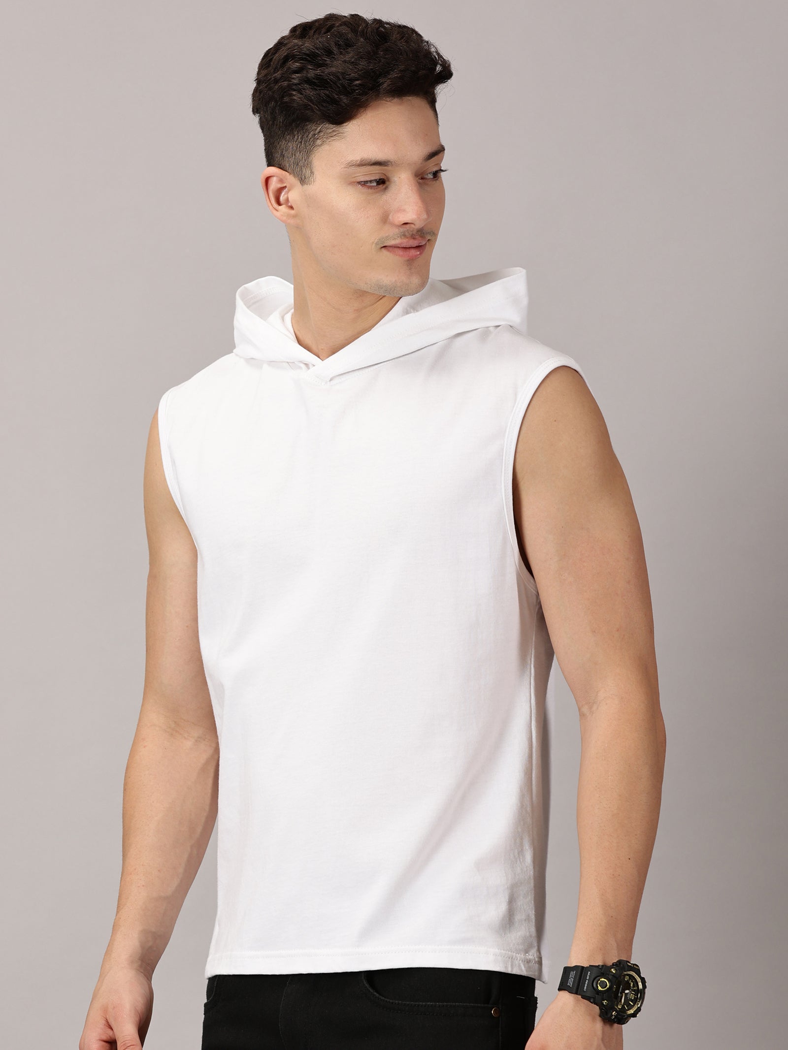 T-Shirt : Strive Hooded vest