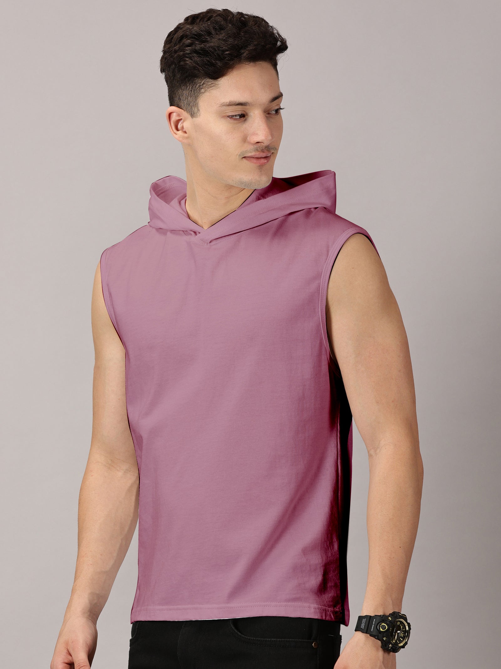 T-Shirt : Strive Hooded vest