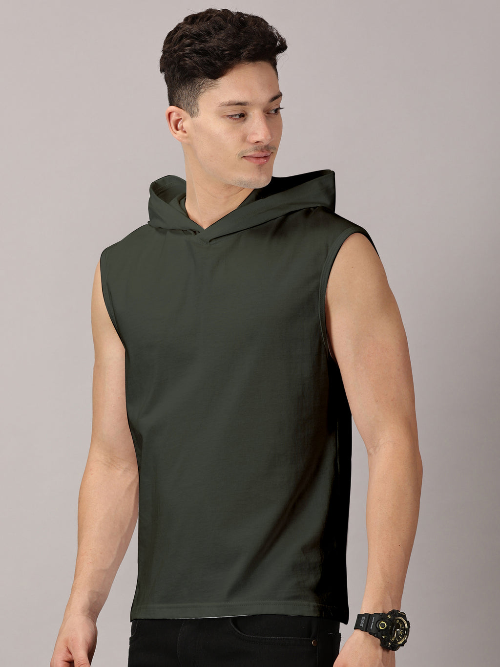 T-Shirt : Strive Hooded vest