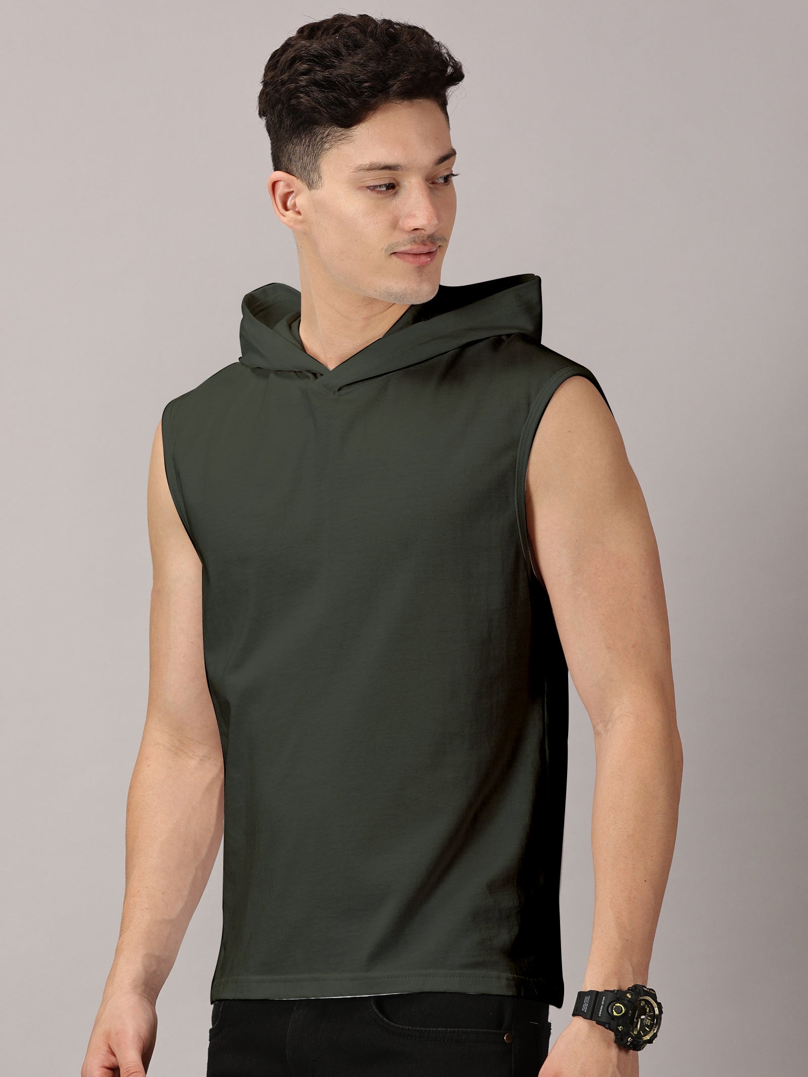 T-Shirt : Strive Hooded vest