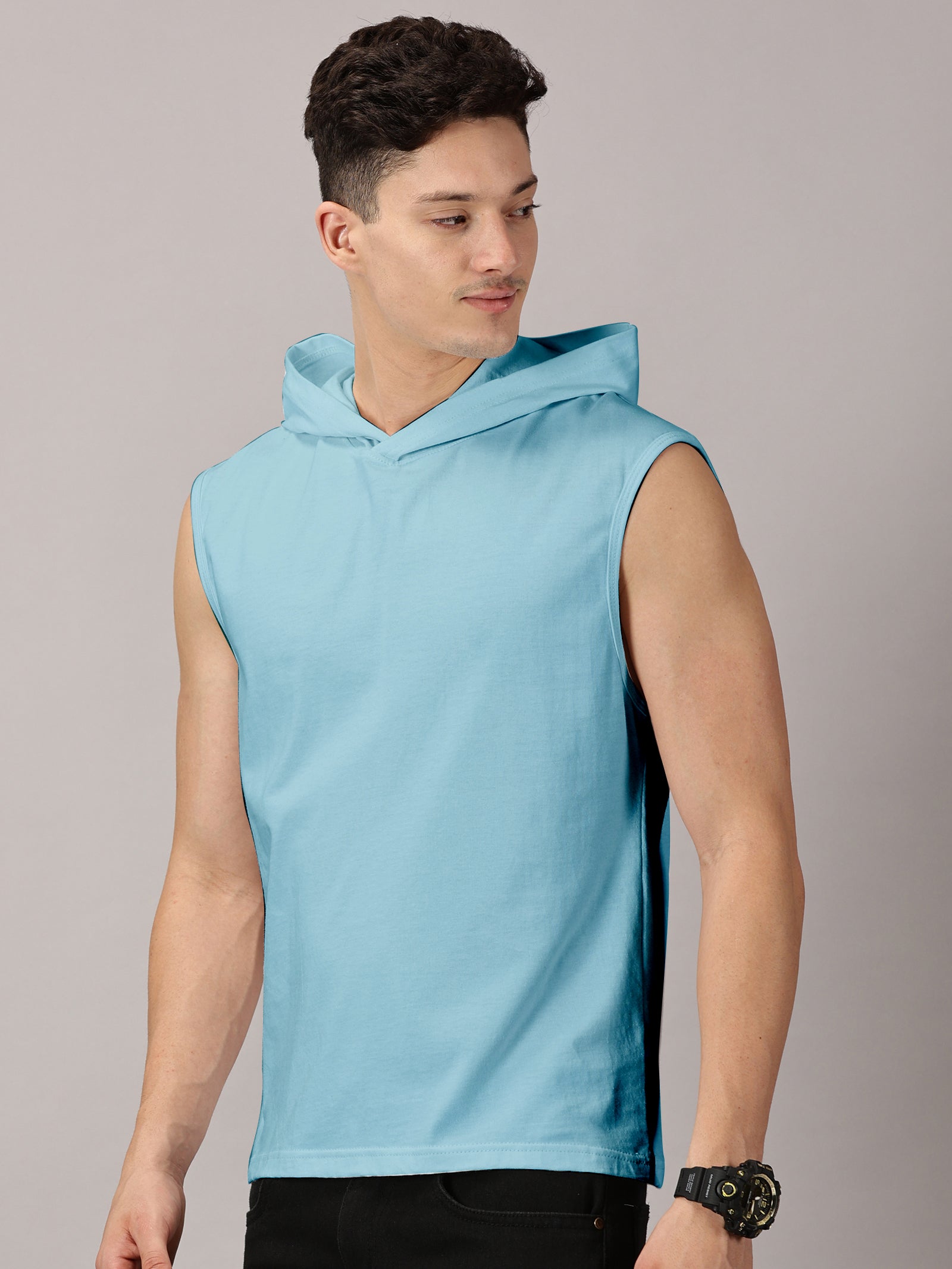 T-Shirt : Strive Hooded vest