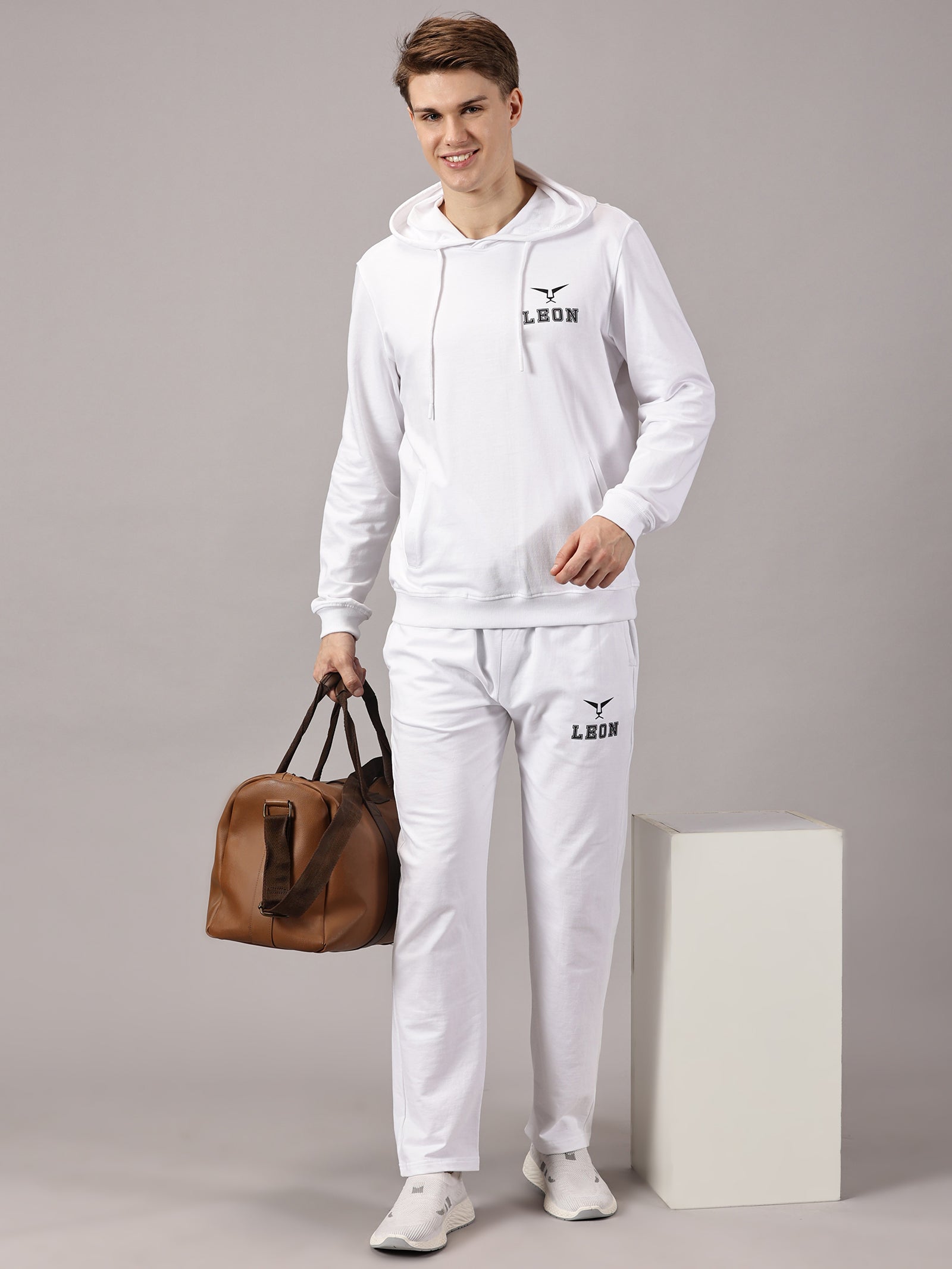 active wear : Sports Track Suit White