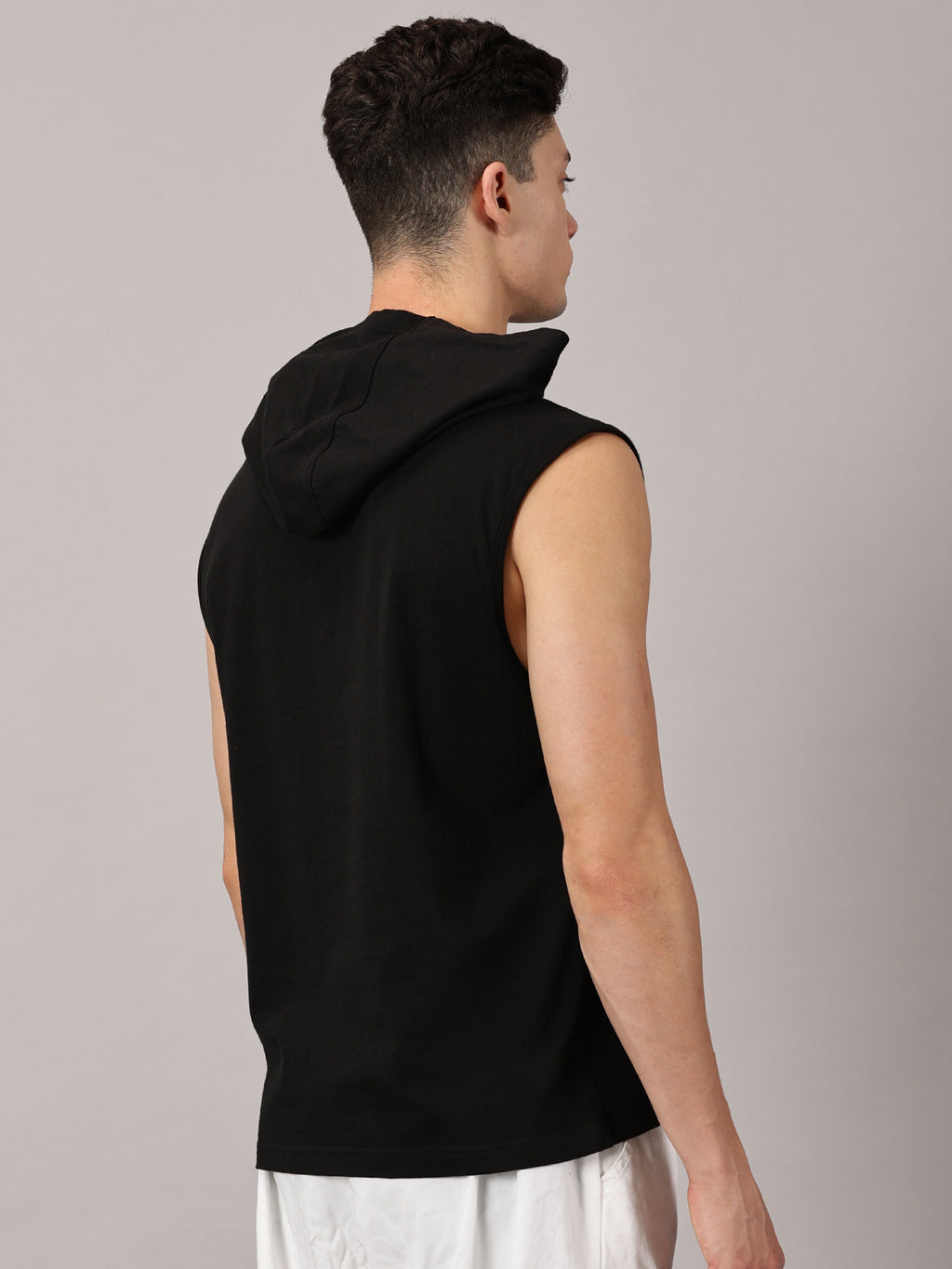 T-Shirt : Strive Hooded vest