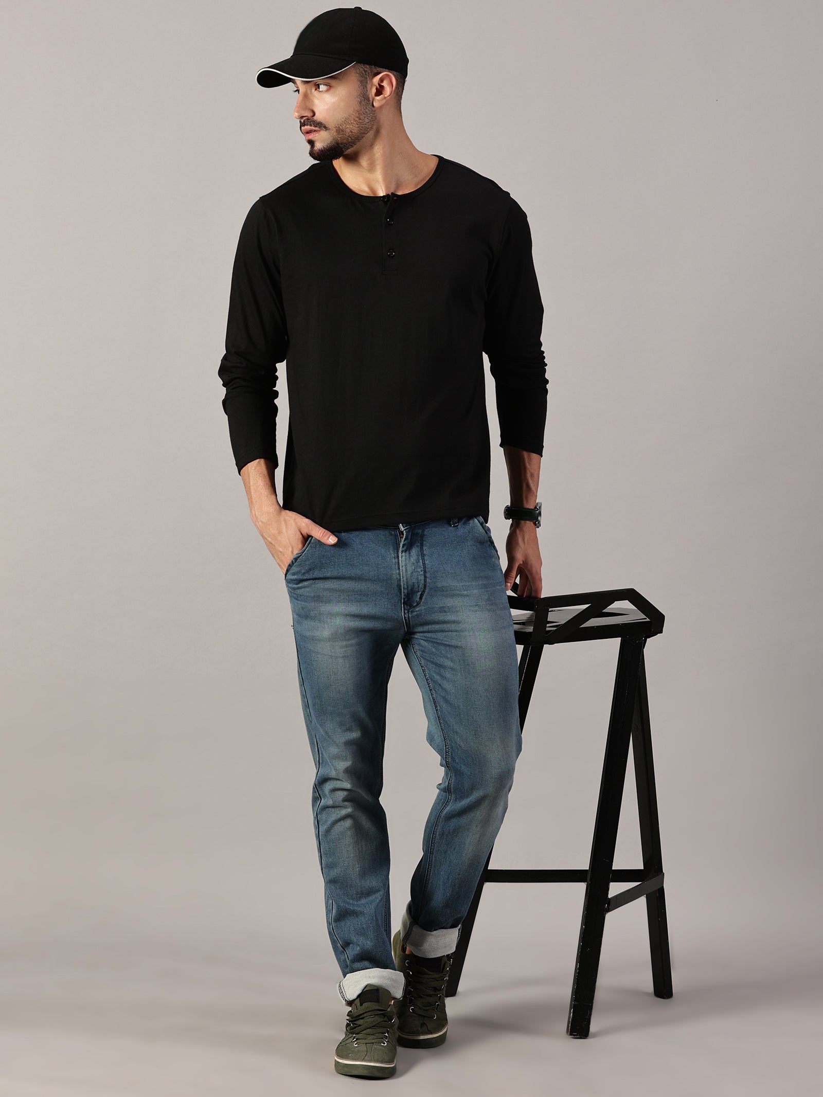 Casuals : Henley Neck T-Shirt