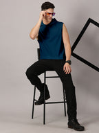 T-Shirt : Strive Hooded vest