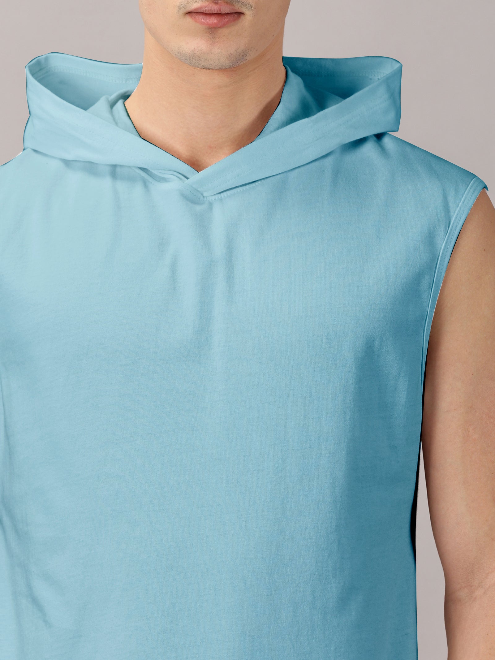 T-Shirt : Strive Hooded vest