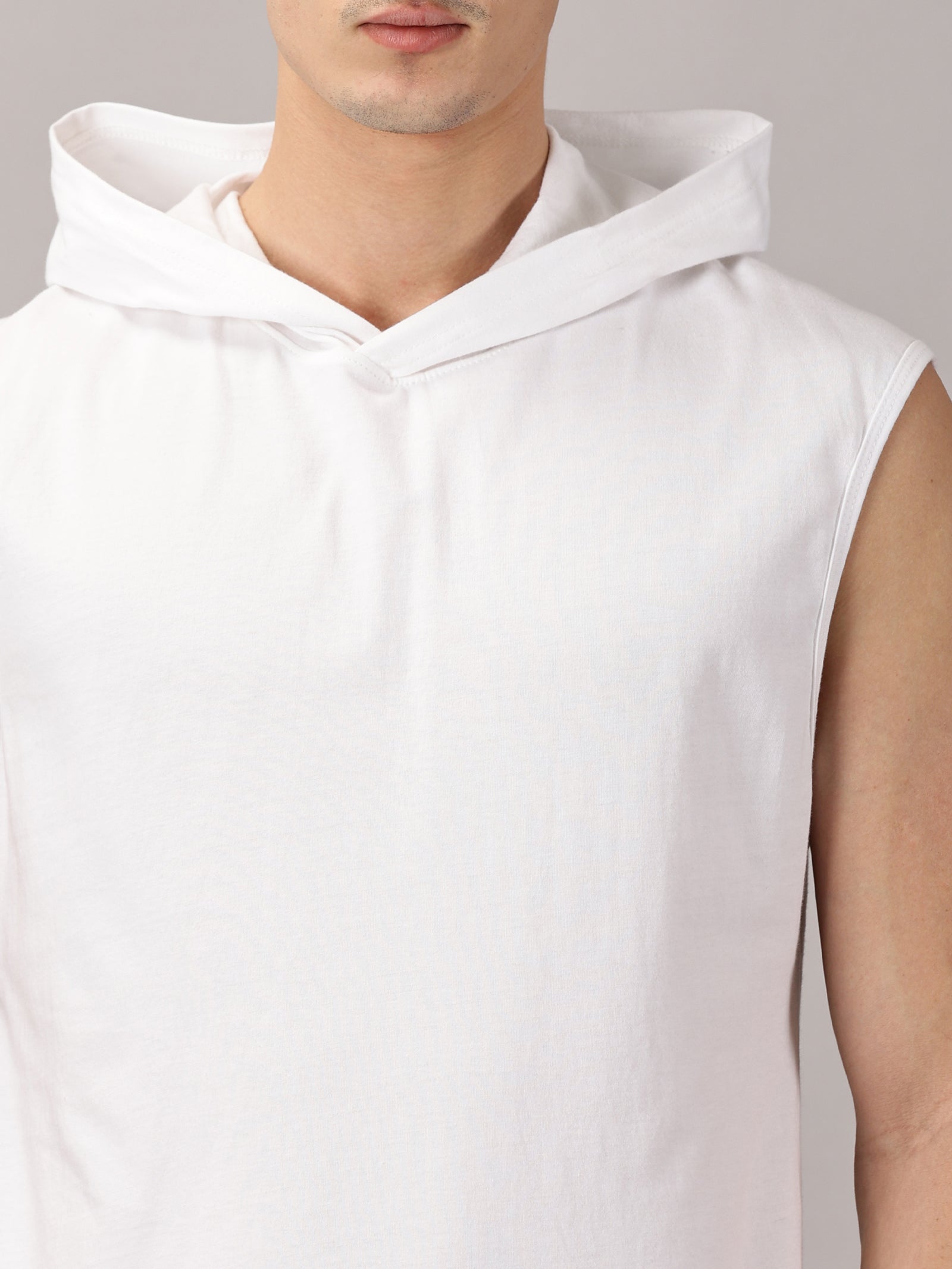T-Shirt : Strive Hooded vest
