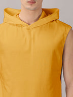 T-Shirt : Strive Hooded vest