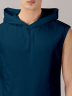 T-Shirt : Strive Hooded vest