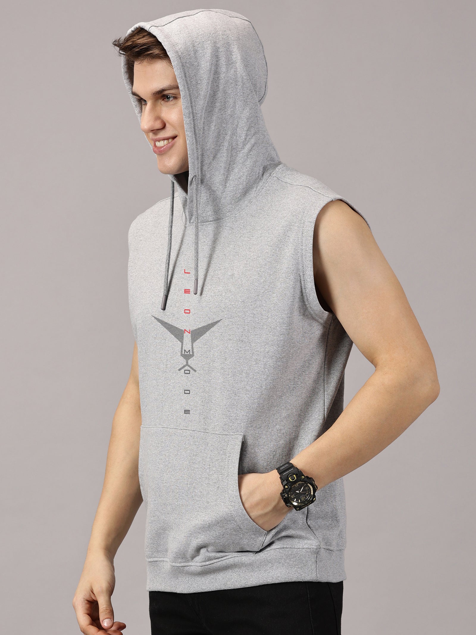 Sweatshirt :Leonmode Printed Sleeveless Hoodie