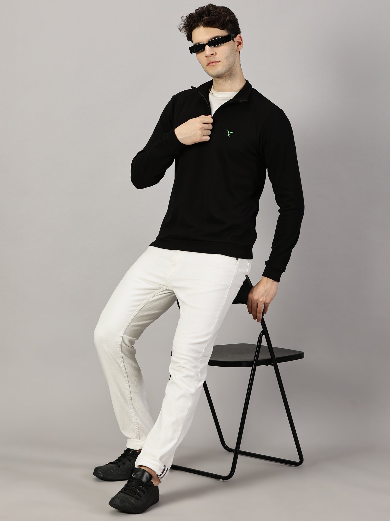 Sweatshirt : High Neck Half Zipper
