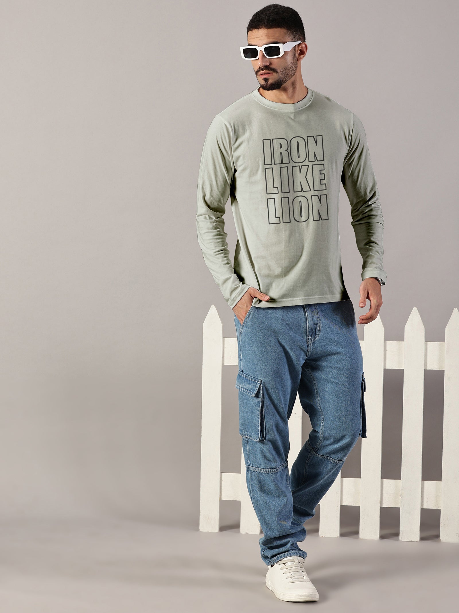 Basics : Iron Like Lion T-Shirt
