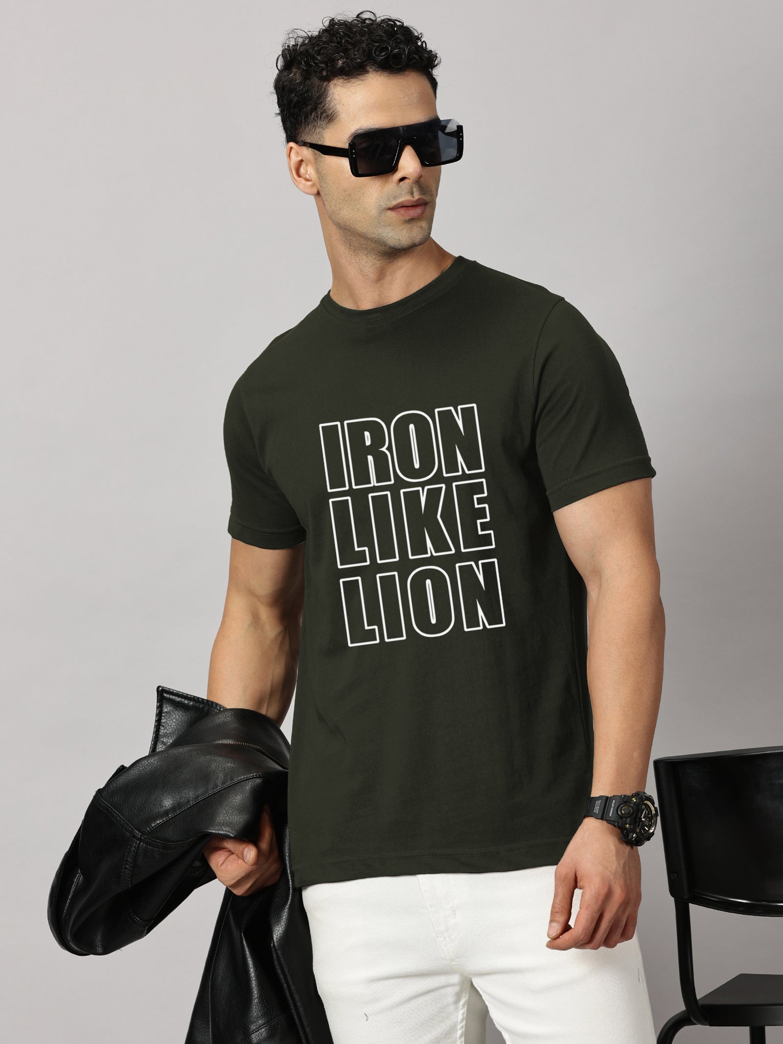 Basics : Iron Like Lion T-Shirt