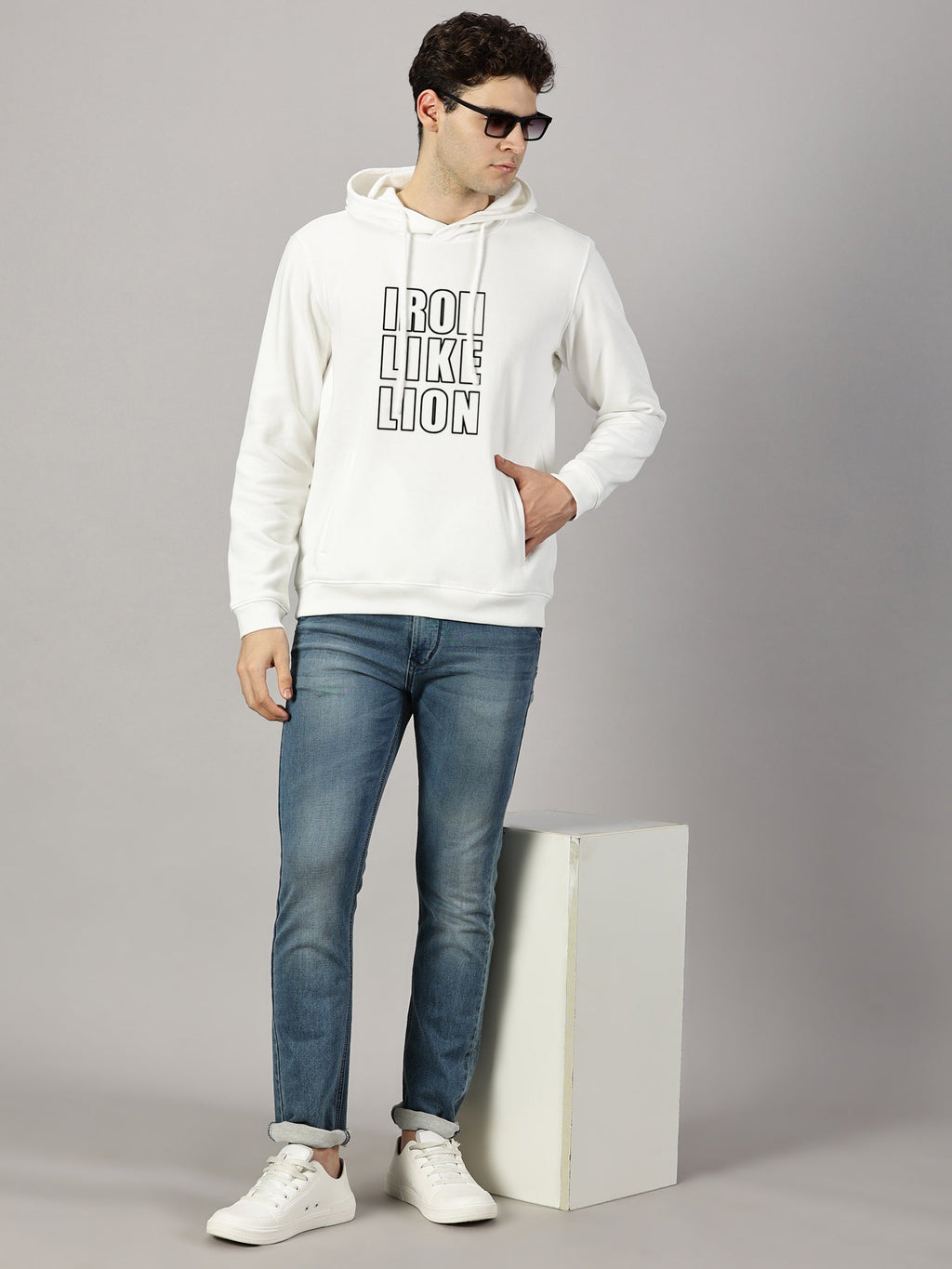 Sweatshirt : Iron LIke Lion Hoodie