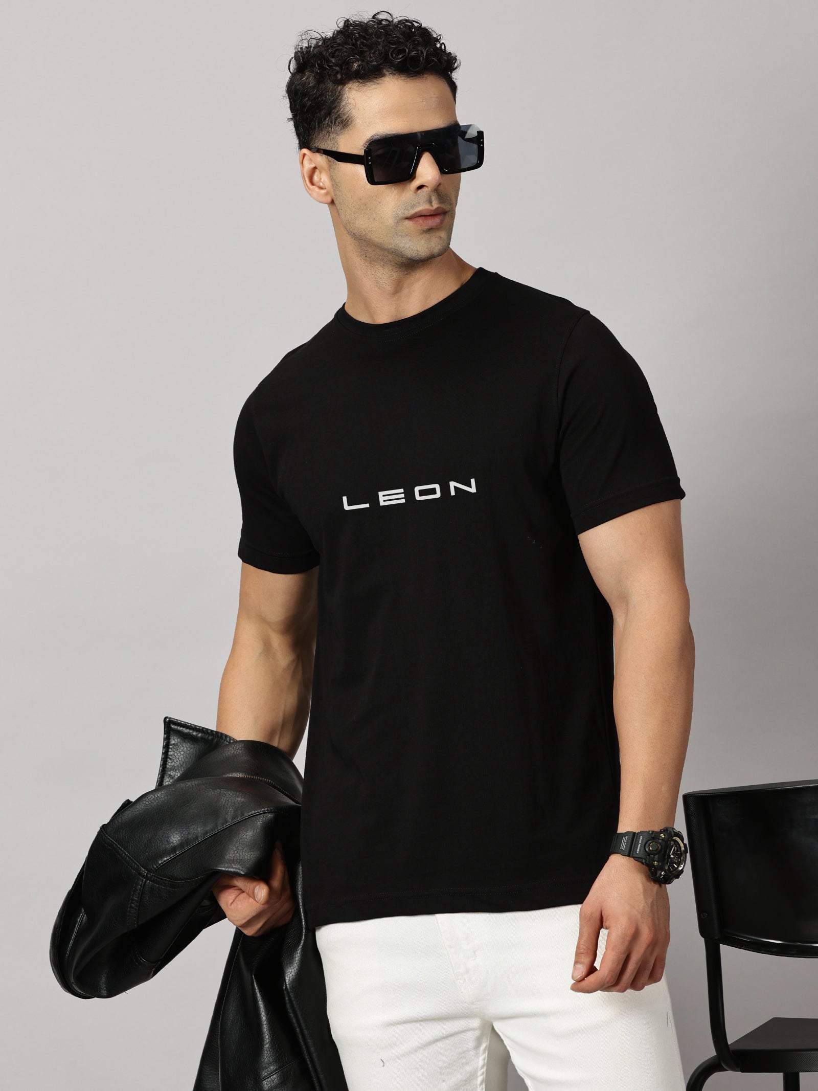 Basics : LEON Printed T-Shirt