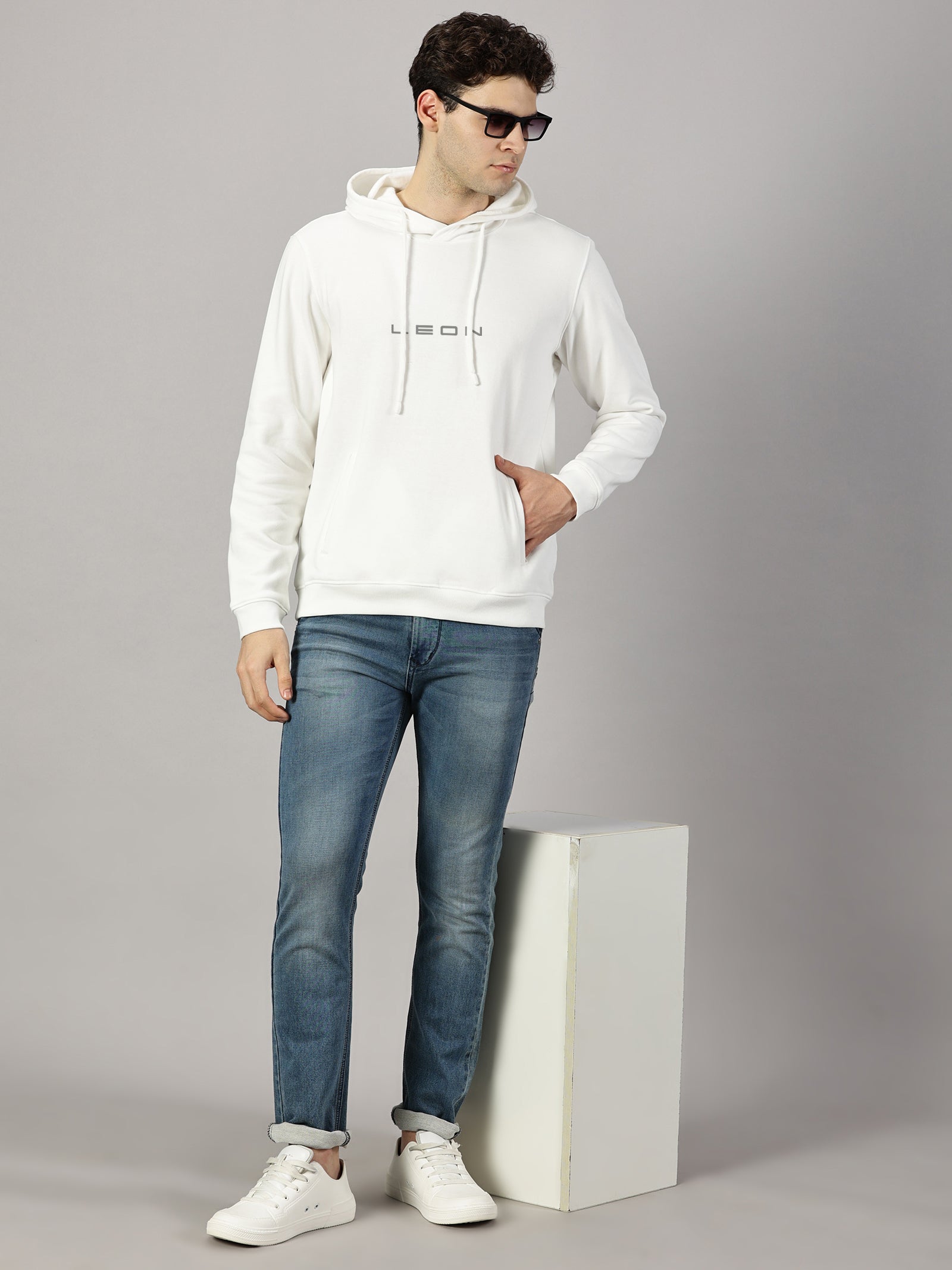 Sweatshirt : LEON Printed Hoodie