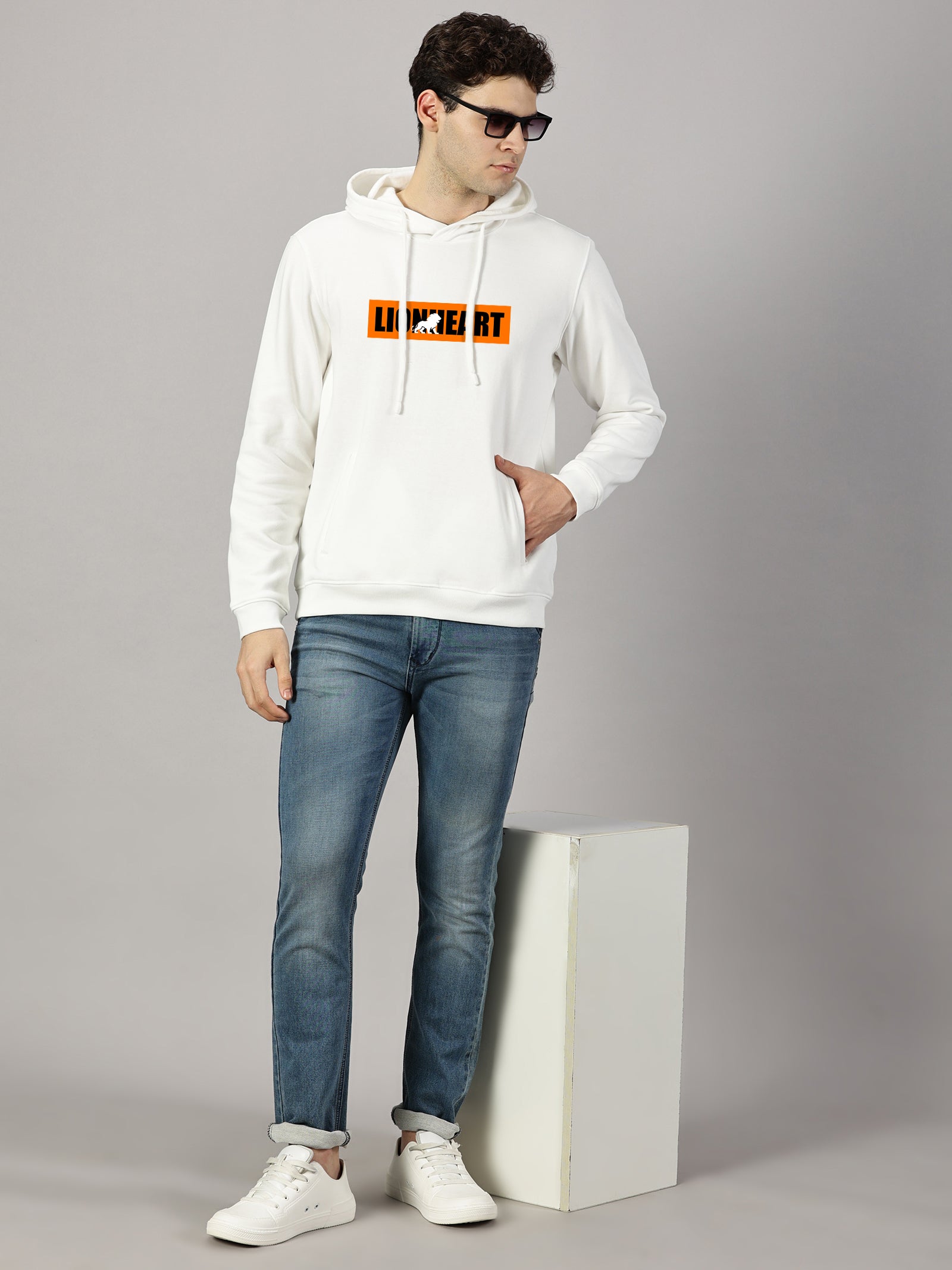 Sweatshirt : Lion Heart Printed Hoodie