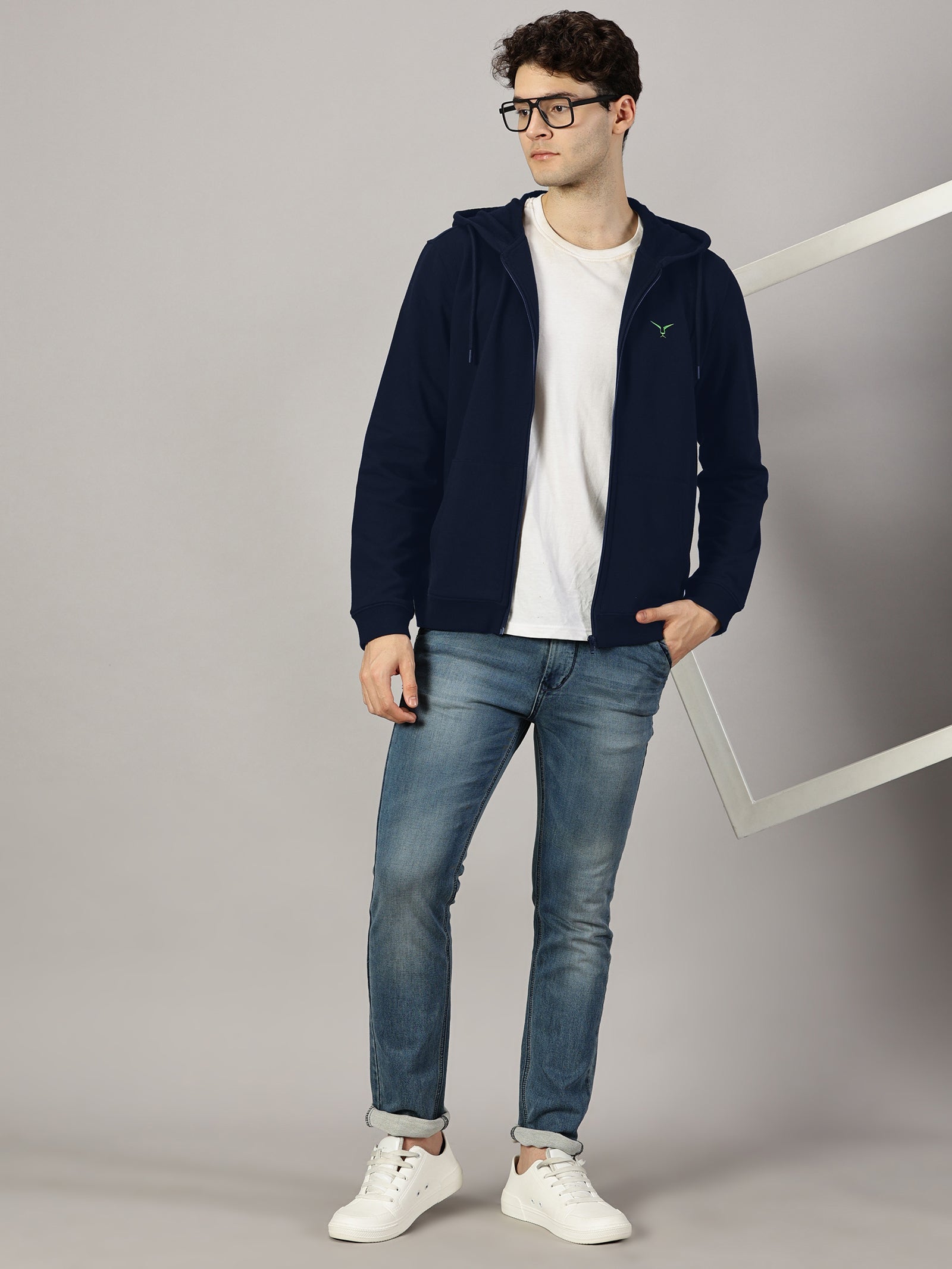 Sweatshirt :Solid Zipper Full Sleeve Hoodie