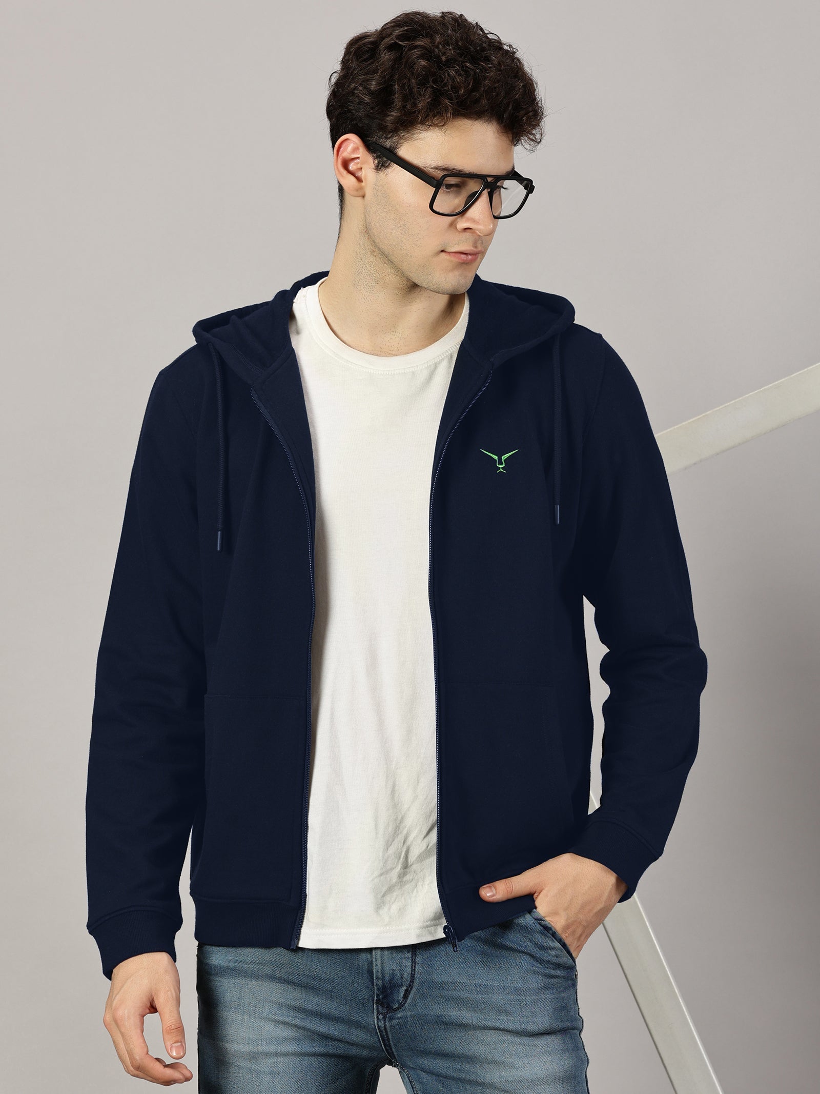 Sweatshirt :Solid Zipper Full Sleeve Hoodie
