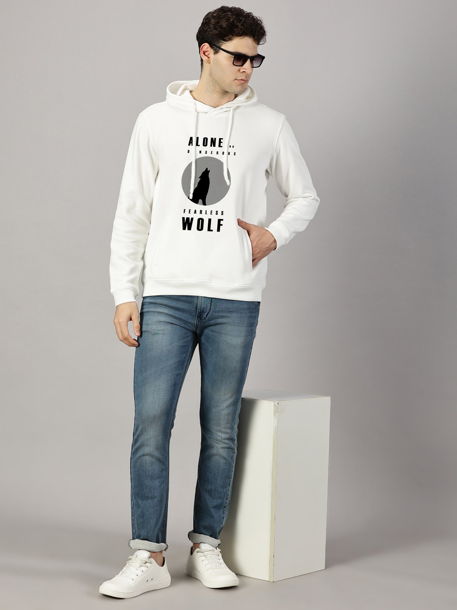 Sweatshirt : Wolf Printed Hoodie