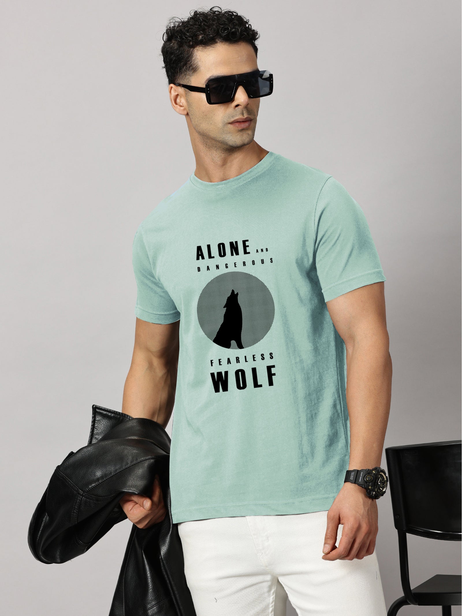 Basics : Wolf Printed T-Shirt