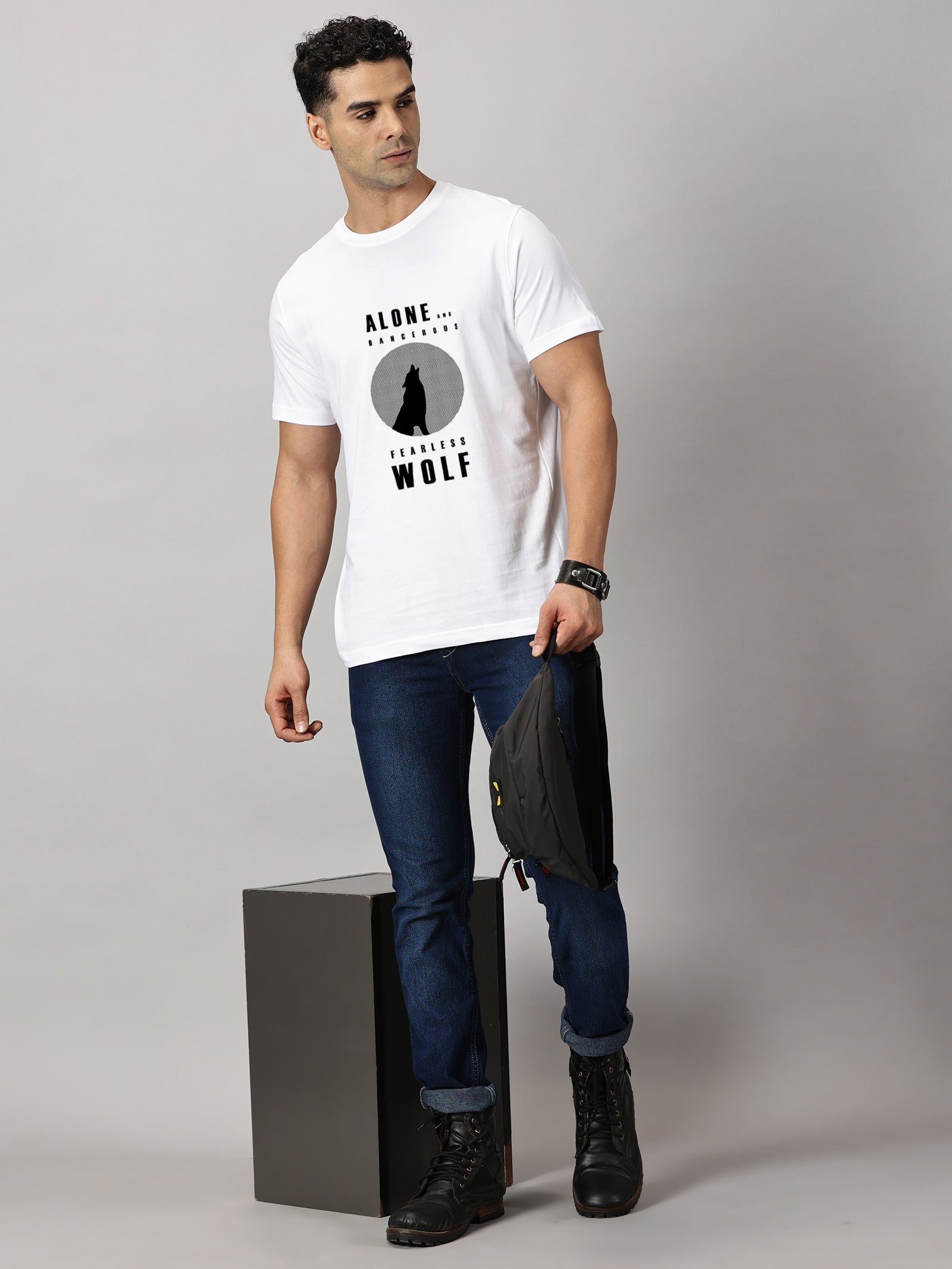 Basics : Wolf Printed T-Shirt