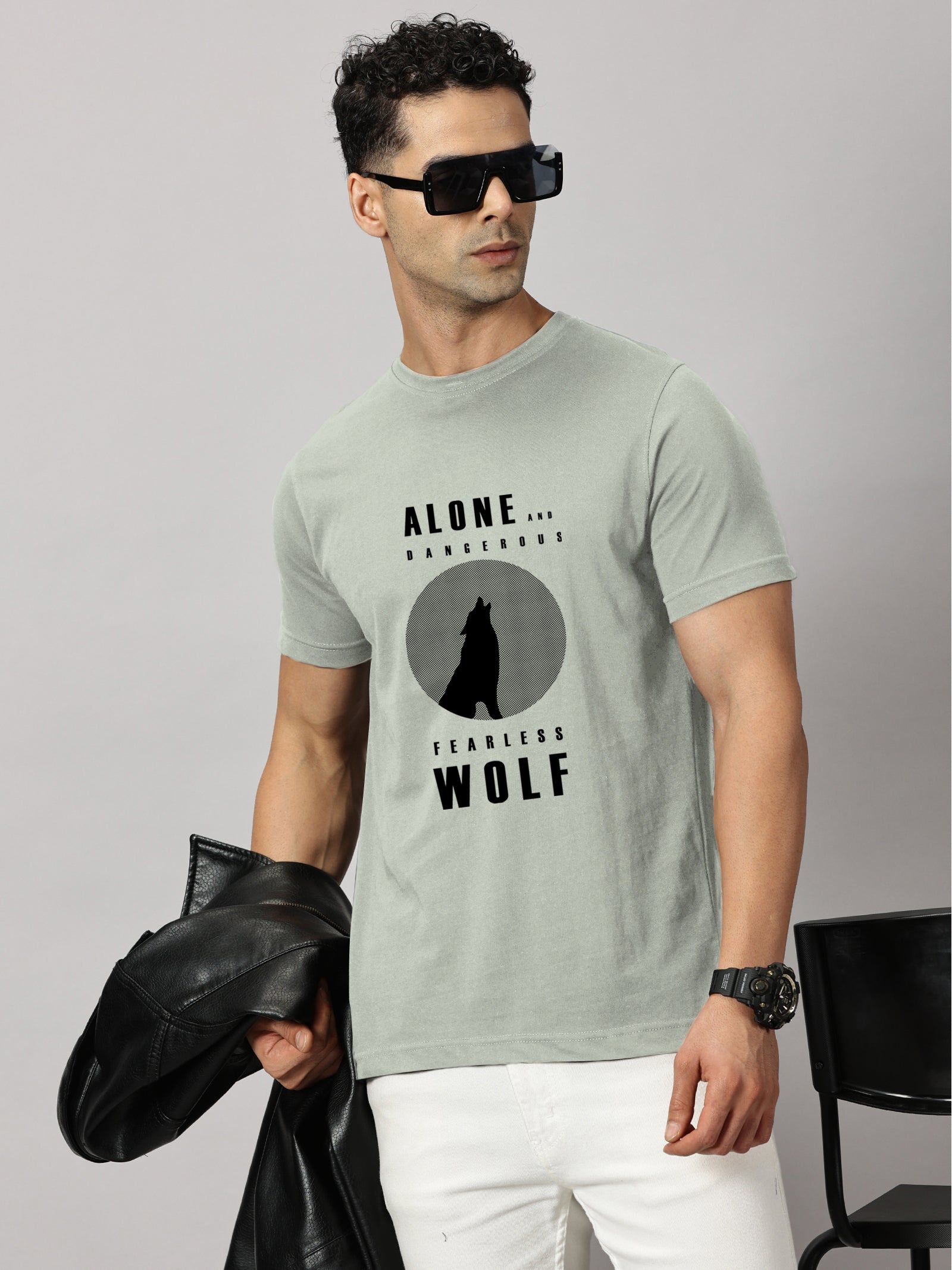 Basics : Wolf Printed T-Shirt
