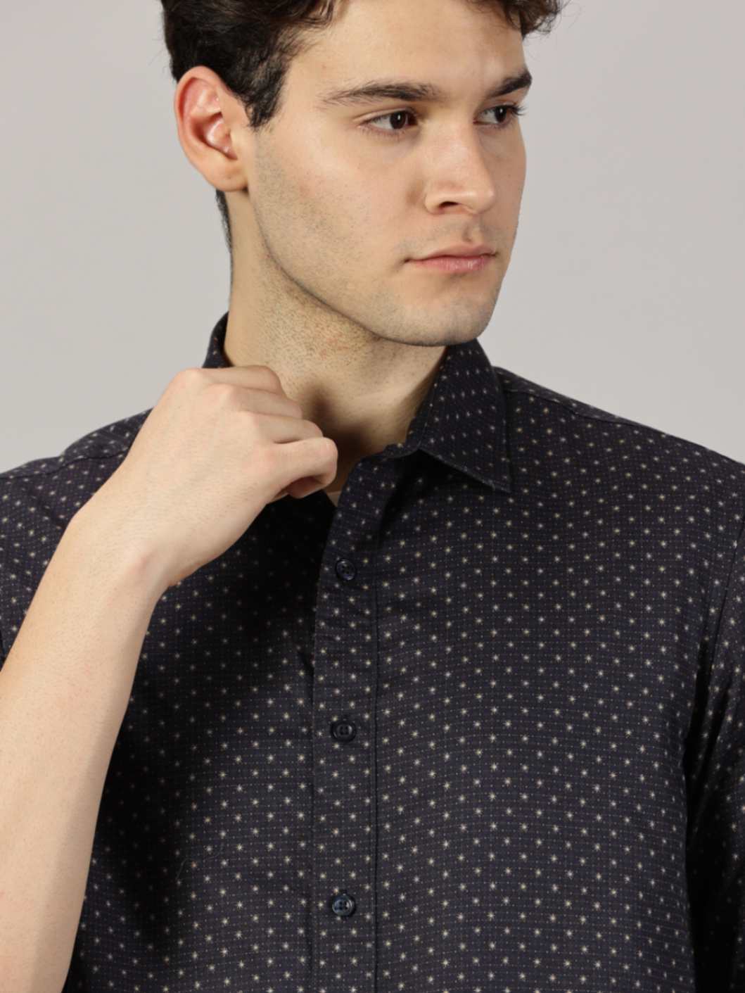 LEON Mens Floral printed Slim Fit Off White Halfsleeve Navy Shirt